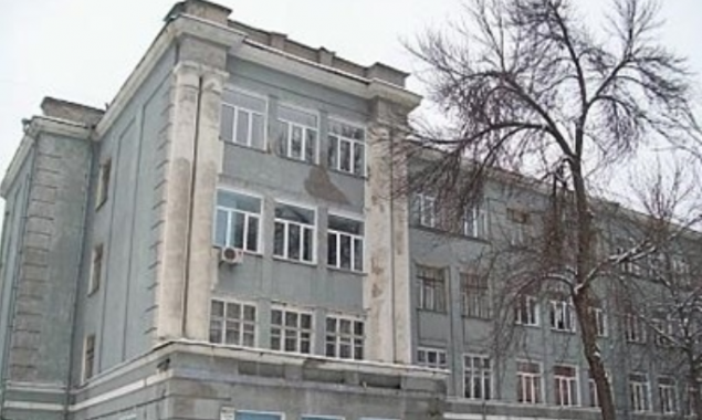 В Киеве закрыли лицей: 500 учеников перевели на дистанционное обучение
