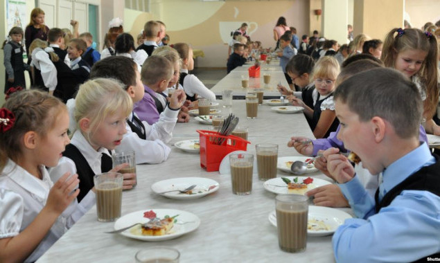 Питание в половине киевских школ монополизировали четыре компании
