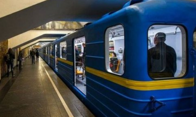 На нескольких станциях киевского метро могут ограничить вход
