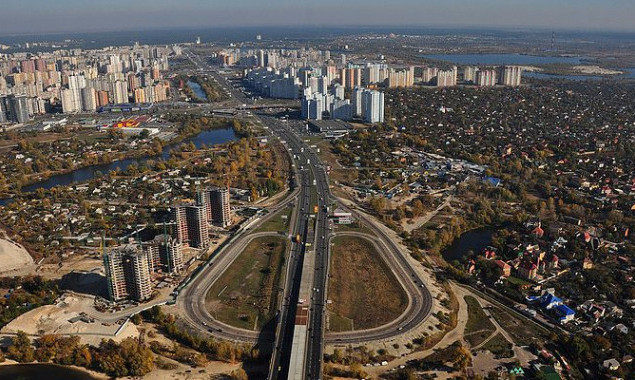 Сегодня во второй половине дня будут ограничивать движение транспорта по проспекту Бажана в Киеве