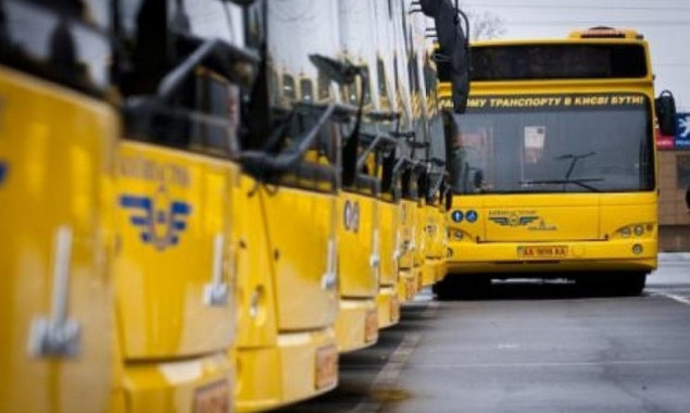 В Киеве возобновлено движение трех автобусов и маршрутки (схемы)