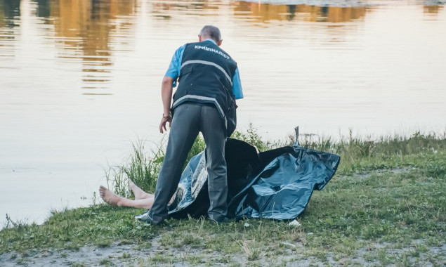 В Галерном заливе в Киеве утонул мужчина (фото)