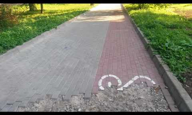 Кличко просят возобновить разметку велосипедной дорожки на проспекте Бажана