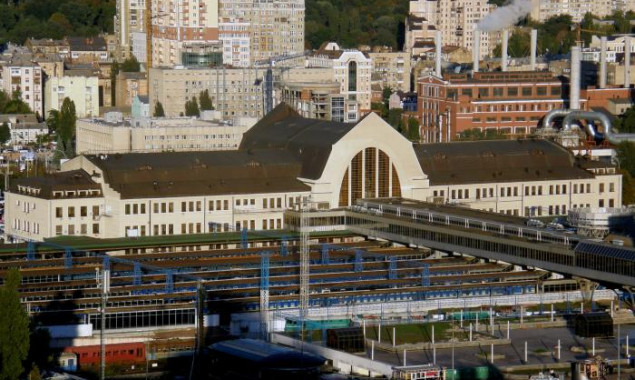 На железнодорожном вокзале в Киеве устанавливают пункт для таможенного контроля пассажиров поезда четырех столиц