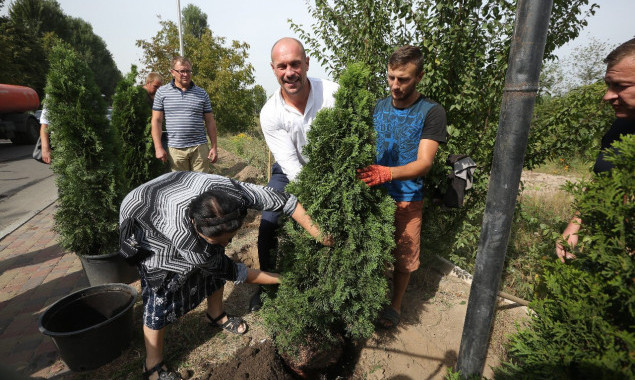 В Вишневом началось строительство парка на месте скандальной стройки при участии Ильи Кивы