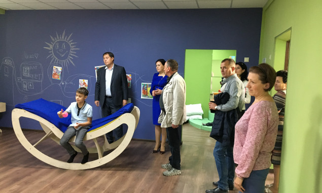 Святошино открыло вторую сенсорную комнату в рамках развития инклюзивного образования (фото)