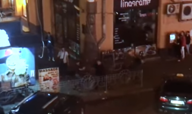 В центре Киеве произошла массовая драка со стрельбой (видео)