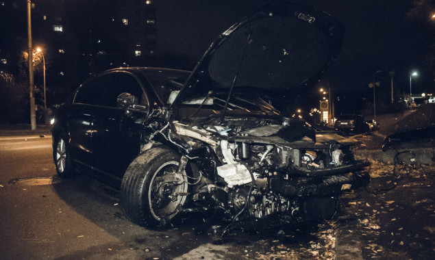 За вечер на улице Соломенской в Киеве в авариях пострадало 5 автомобилей (фото, видео)