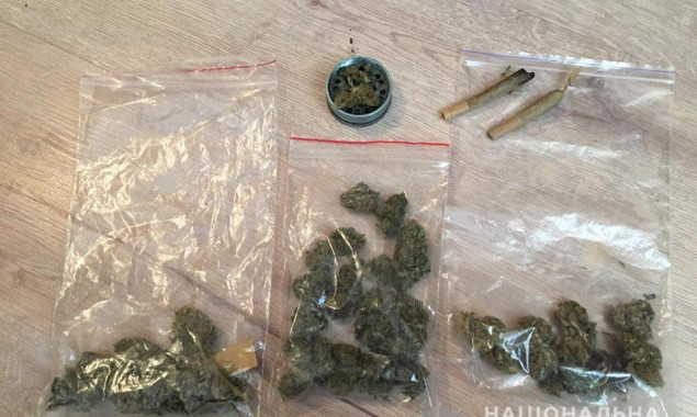 У жителей Гостомеля полиция изъяла наркотиков на 70 тысяч гривен (фото, видео)