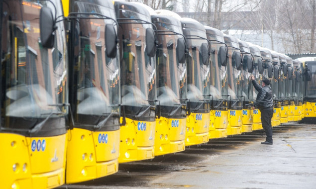 Завтра ярмарки в Киеве изменят маршруты двух троллейбусов и трех автобусов (схемы)