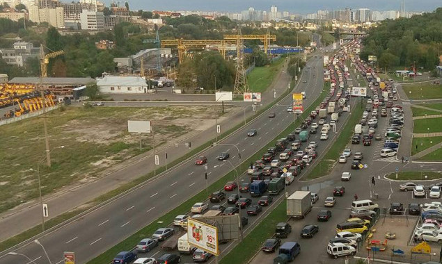Кличко пристыдили за одновременный ремонт четырех мостов в Киеве и создание транспортного коллапса