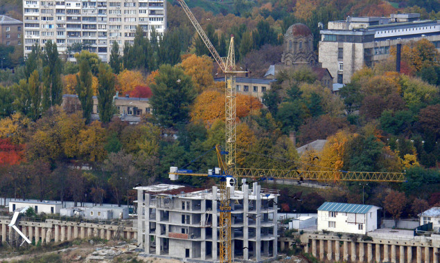 В КГГА игнорируют решение Киевсовета о предоставлении статуса сквера на ул. Ольшанской, где строится ЖК “Royal Hills”