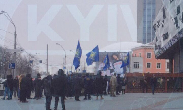 Националисты заблокировали ТРЦ в Киеве
