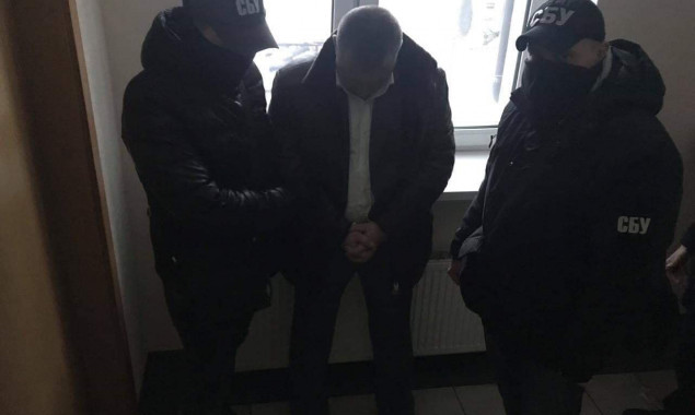В Киеве на взятке задержали работника ГУ Гоструда в Киевской области (фото)