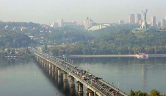 Стоимость интернета в столице может увеличиться из-за проблем провайдеров с арендой двух мостов в Киеве