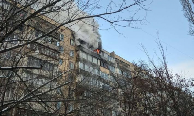 На Троещине в Киеве мужчину спасли из пожара (фото, видео)