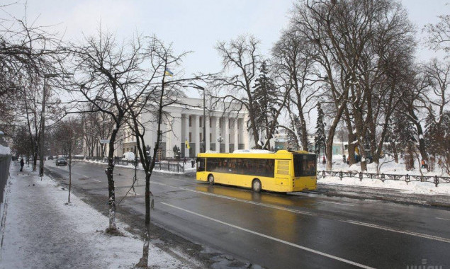 В центре Киева в День памяти Героев Крут изменят маршруты движения общественного транспорта (схема)