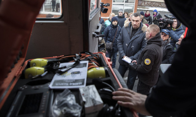 Кличко в рамках сотрудничества с Мюнхеном передал спасателям 6 современных пожарных спецавтомобилей