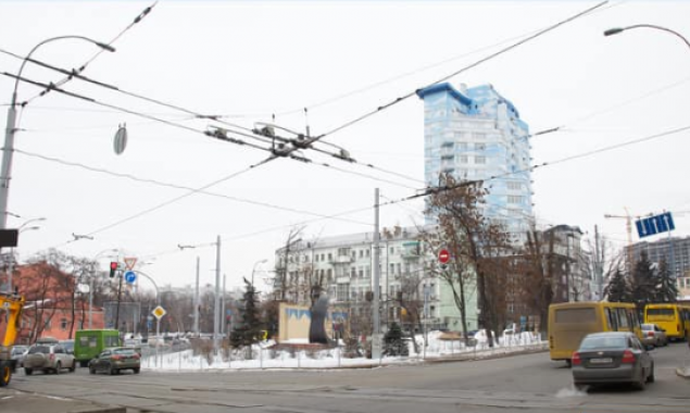 Очередной перекресток в Киеве очистили от рекламы (фото)