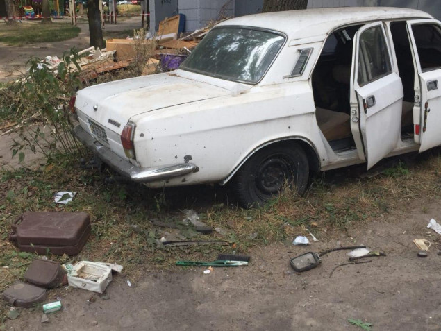 В Киеве насчитывается более 600 брошенных автомобилей из-за процедурной неразберихи с их устранением (документ)
