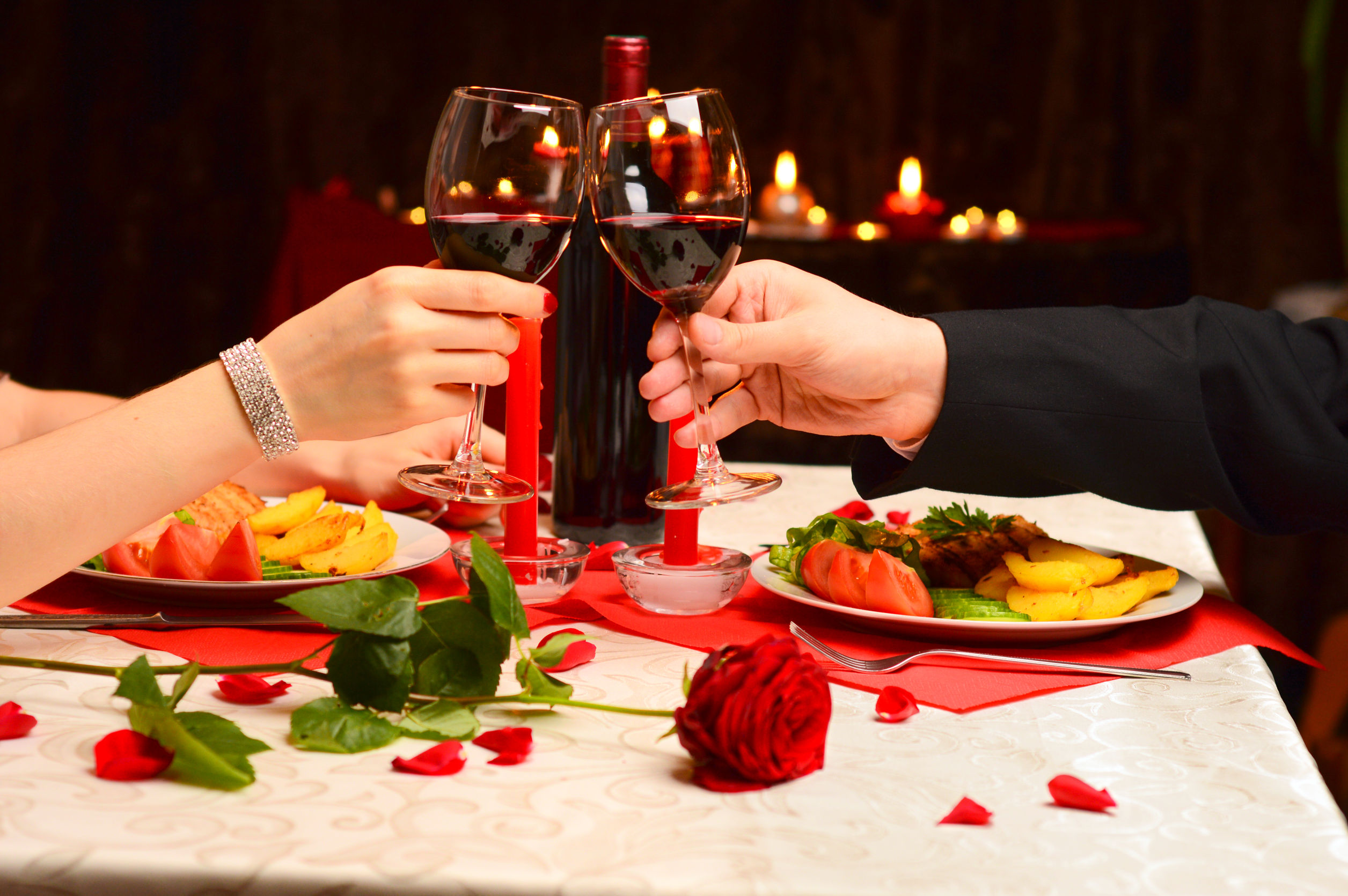 Вечер был вкусным. Романтический. Романтический ужин. Романтический стол. Романтический ужин на двоих.