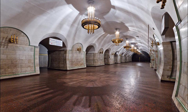 КП “Киевский метрополитен” поддержало петицию об установке дефибрилляторов на станциях метро