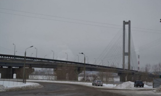 В ночь на 18 февраля будет частично ограничено движение по Южному мосту в Киеве