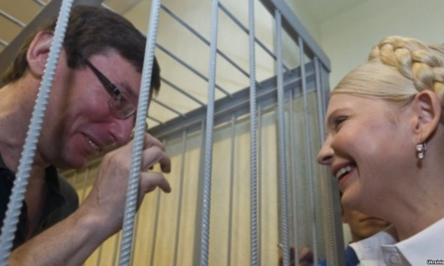 Генпрокурор Юрий Луценко поручил САП решить, стоит ли сажать в тюрьму Юлию Тимошенко
