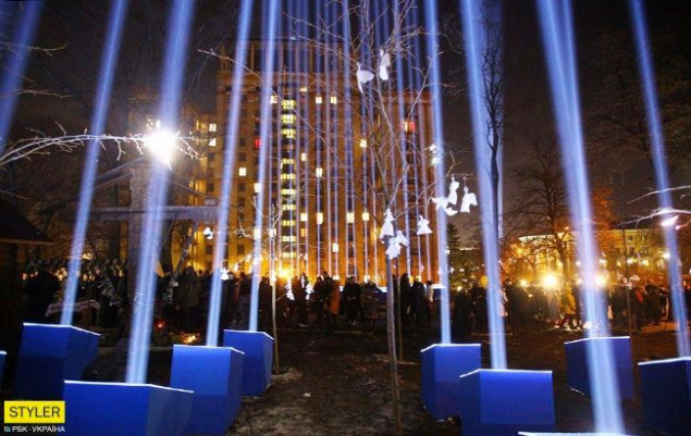 В Киеве почтили память героев Небесной сотни (фото, видео)