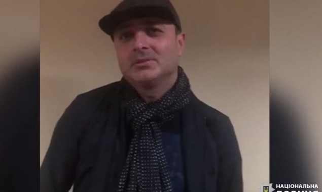 Киевские полицейские задержали “вора в законе” из Грузии и депортировали его в Турцию (видео)