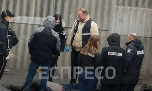 В Киеве возле церкви на Лукьяновке нашли мертвым сотрудника Администрации президента (фото, видео)