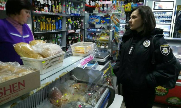 На Киевщине полицейские задокументировали 40 фактов продажи алкоголя и сигарет несовершеннолетним