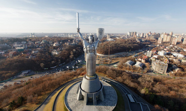 Смотровая площадка на статуе Родины-Матери в Киеве возобновила работу