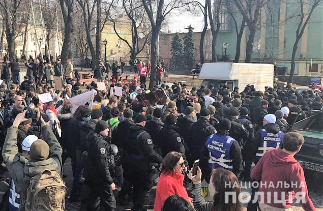 На Марше женщин в Киеве произошли стычки с националистами (фото, видео)