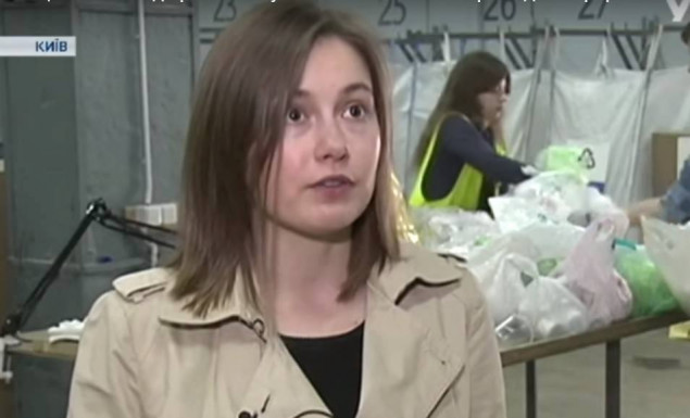 В Киеве начали принимать пластиковые тюбики для переработки на люки и решетки (видео)
