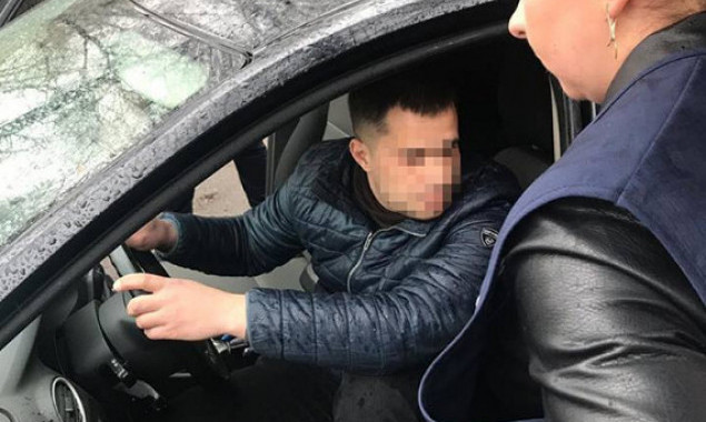 Замдиректора КП СЗН Печерского района задержали на взятке в 40 тысяч гривен (фото)