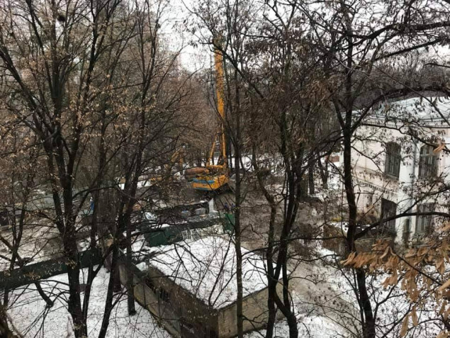 В Киевсовете пытаются помешать нардепу Бондарю построить высотку возле Александровской больницы