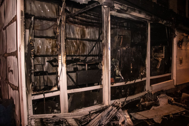 В ночь на 9 апреля в Шевченковском районе столицы сгорели несколько МАФов (фото, видео)