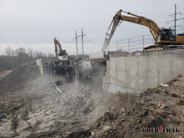 Снос моста над главным канализационным коллектором на Осокорках - ошибка КГГА, - эксперт