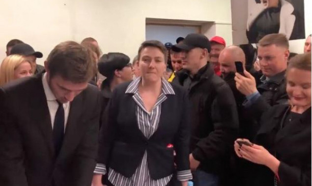 Выйдя на волю, Надежда Савченко первым делом раскритиковала Порошенко (видео)