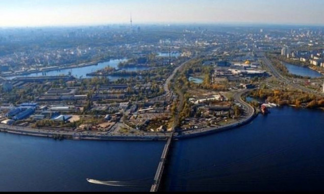 Суд вернул в коммунальную собственность участок 1,8 га на Рыбальском острове в Киеве