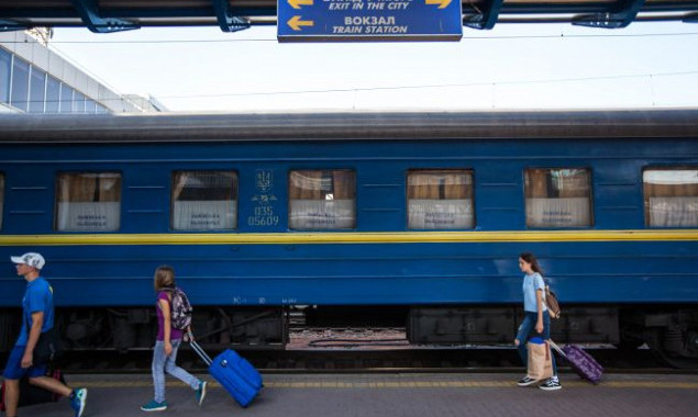 К пасхальным и майским праздникам “Укрзализныця” назначила уже 19 дополнительных поездов