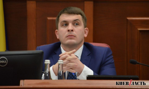 В 2018 году глава аппарата КГГА Дмитрий Загуменный задекларировал всемеро большую сумму наличными, чем зарплаты