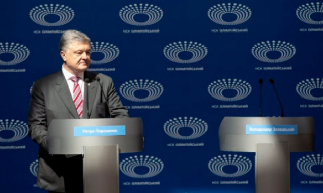 Сам с собой: вместо дебатов Порошенко провел на НСК “Олимпийский” митинг и пресс-конференцию (видео)