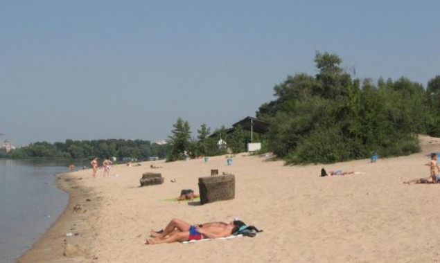 Киевские власти назвали безопасные для отдыха пляжи (список)