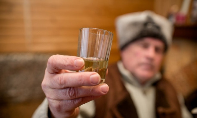 Депутаты Киевсовета требуют усилить ответственность за продажу суррогатного алкоголя