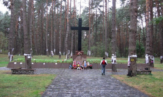 Завтра, 19 мая, в Киеве будет организован временный автобусный маршрут к “Быковнянским могилам” (схема)