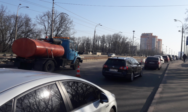 Готовимся к пробкам: в Киеве скоро начнут ремонт еще одного путепровода