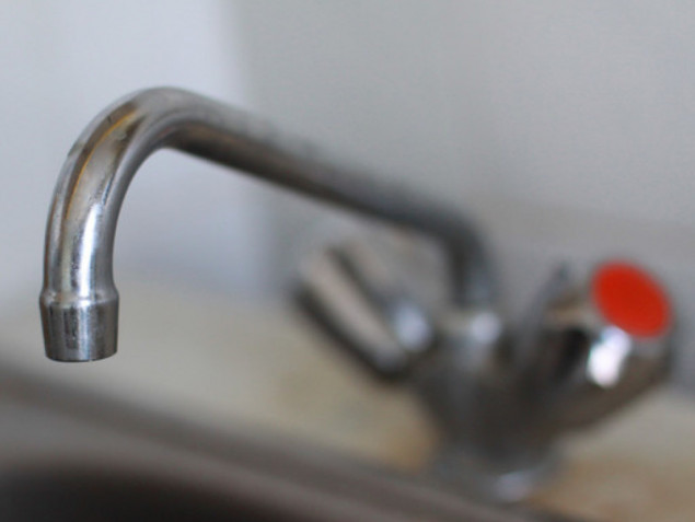 Из-за гидравлических испытаний 423 дома в Святошинском районе остались без горячей воды до 20 мая