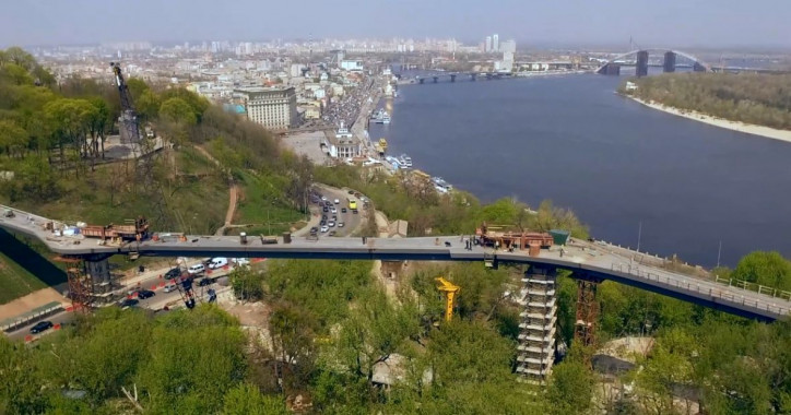 КП “Инженерный центр” без конкурса потратит еще 74 млн гривен на строительство моста на Владимирскую горку